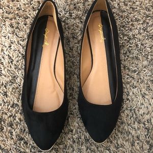 Stylish pointed flats